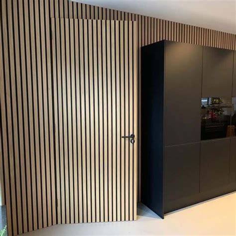 voorbeeld houten latjes deur en aku panelen