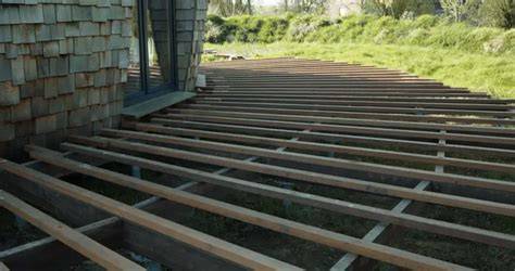 Infographic: stappenplan onderconstructie en afstand houten balken