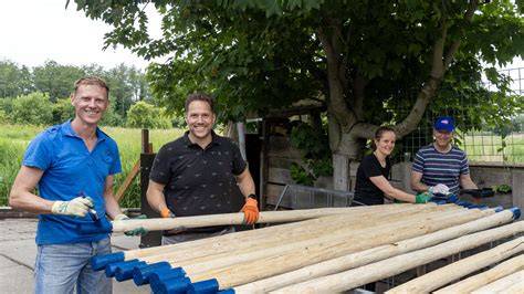 bouwteam in actie tijdens ombouw