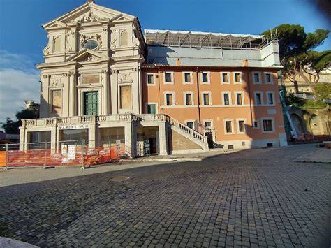 Foto-impressie van San Giuseppe dei Falegnami en de Mamertijnse gevangenis boven de kerk