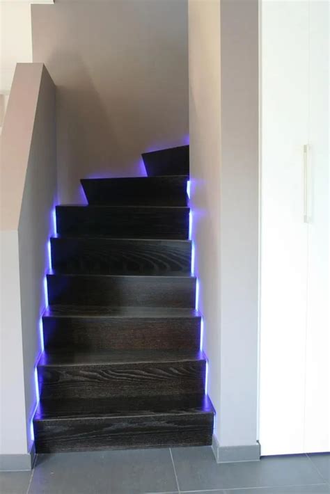 Infographic: Verschillende manieren van trapverlichting (strips, leuning, wangen, treden)