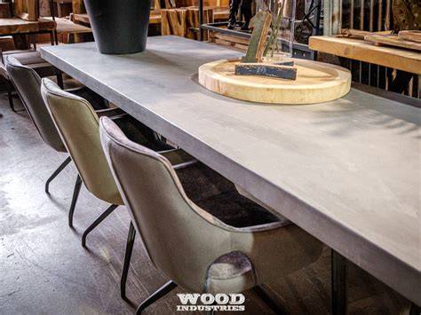 Betonlook eettafel 250 cm in stoere uitvoering, betongrijze bladkleur