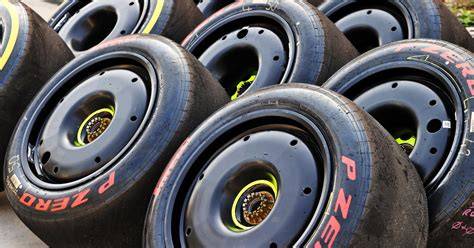 Infographic: Overzicht van bandenkeuzes per baanconditie en waterafvoer in de F1