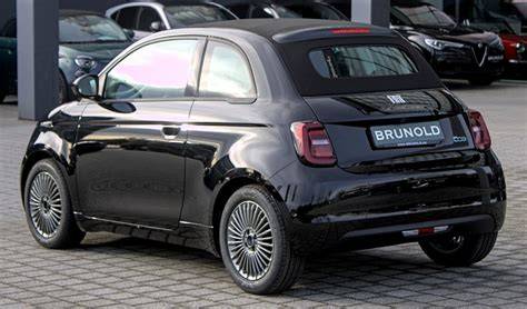 Fiat 500e Cabrio 42 kWh uitvoering en laadopties