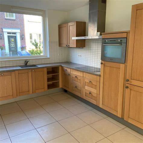 Foto-idee: overzicht van een tweedehands keuken in delen