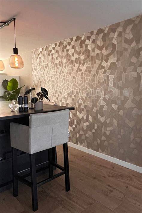 Foto: Accentmuur met Scandinavisch behang en neutrale verf