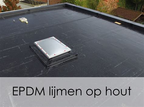 Positie van EPDM en afvoeropening uitlijnen