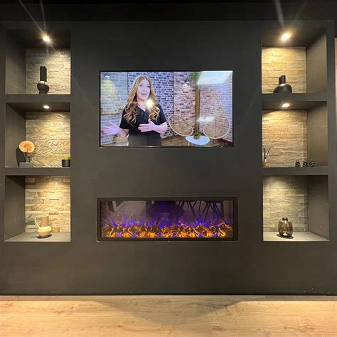 Infographic cinewall constructie: voorzetwand, openingen voor haard en TV