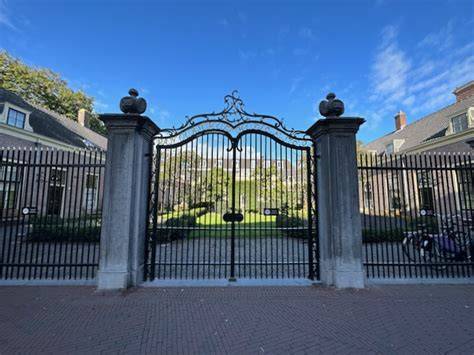 sierhek van buitenplaats Doornburgh en Hofje van Oorschot