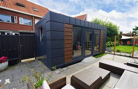 Infographic: Stappenplan prefab tuinkantoor (fabricage, transport, montage, inrichten)