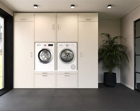 Inbouwideeën: kastdeuren en nis voor wasmachine en droger