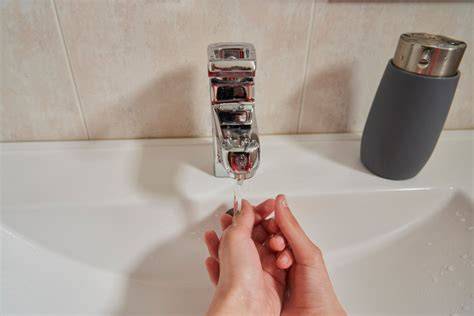 Installatie van een perlator: demontage en reiniging
