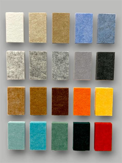 Verschillende soorten akoestische panelen van PET-vilt in diverse kleuren en vormen