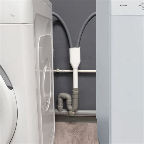 Infografiek: Aansluiting wasmachine en droger op één afvoer met Y-stuk