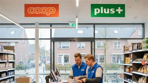 Infographic: transitie Coop naar PLUS en fasering van verbouwingen