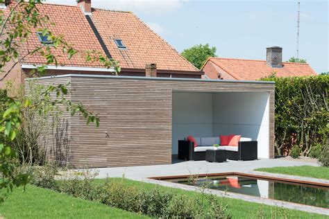 foto van diverse afgewerkte projecten met Cementmix, zoals een waterdichte aanrecht en tuinbeelden
