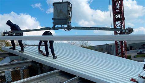 Processtappen montage sandwichpanelen op dak