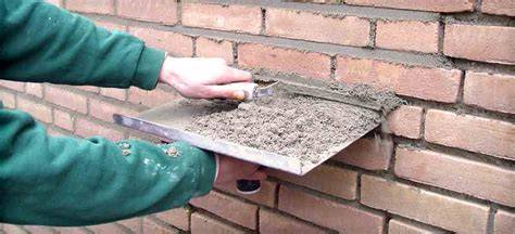Afbeelding voegbord en voegspijker in actie
