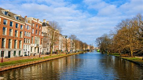 Afbeelding: Diverse Amsterdamse geveltypes langs de gracht