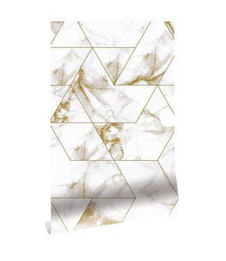 Geometrisch patroon behang als aanvulling op marmer