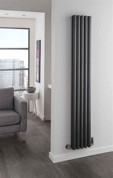 Verticale radiator in woonkamer