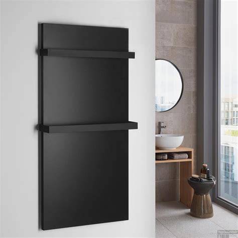 Afbeelding: NERA+ badkamerradiator in wit en zwart met finish