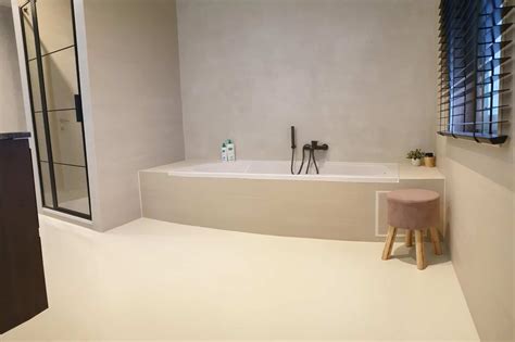 Infographic: stappenplan epoxy gietvloer badkamer