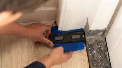 Infographic: Materialen en gereedschappen voor plinten knippen met een plintschaar