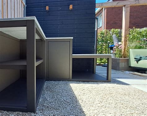 Voorbeelden van vloerplaatmaterialen: staal, glas, graniet