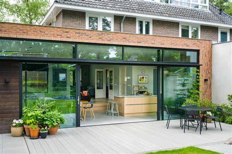 Plattegrond en toekomstbeeld van de uitbouw, inclusief vernieuwde lobby en gastenlounge