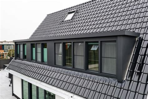 Afbeelding: Voorbeeld kunststof dakkapel kozijnen in voorraad