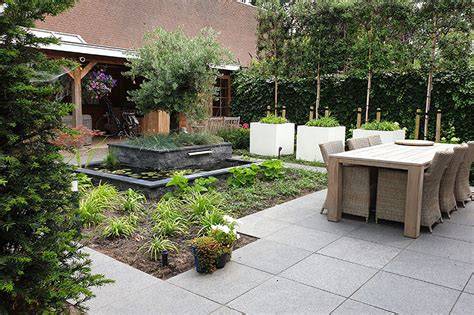 Showtuin en assortiment bij Van der Donk Sierbestrating in Vinkel