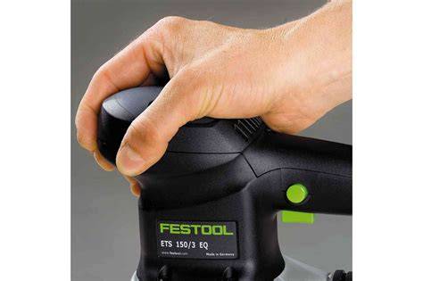 Foto: Festool ETS 150/3 EQ in gebruik bij fijnschuren