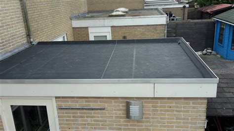 Voorbeeld plat dak met opbouw en dakterras