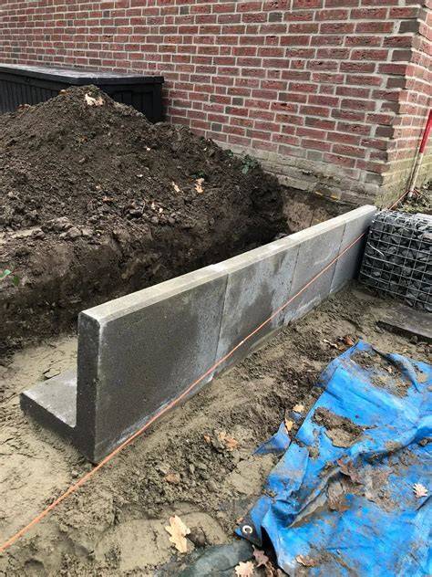 Foto: Voor- en na plaatsen van een betonnen fontein