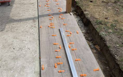 Infographic: verschillende ondergronden voor terrastegels (stabilisé, beton, tegeldragers, split, hout onderconstructie)