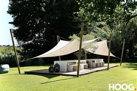 Showtuin Geffen met demonstratiemateriaal en proefoppervlakken