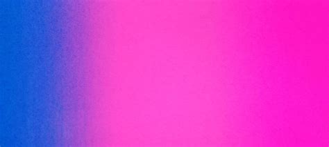 Roze en blauw behangvoorbeelden in kinderkamers
