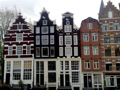Amsterdam Oud-Zuid: voorbeeld van rijke gevels met hoge ramen