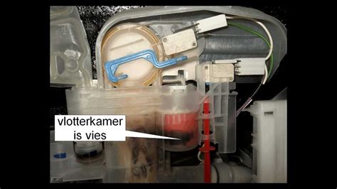 Illustratieve afbeelding van AEG afvoersysteem met vlotter en labyrinth