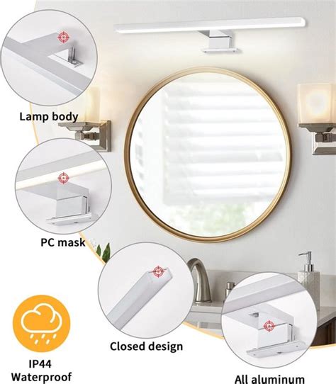 Illustratie: Spiegelverlichting en sfeerverlichting in een moderne badkamer