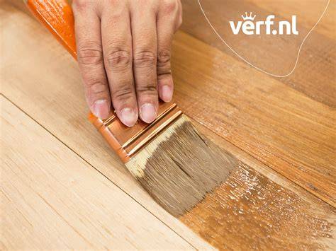 Illustratie: verschil olie-in-het-hout vs. film op oppervlak