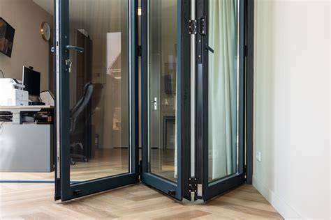 Foto: Aluminium vouwwand en draaikieptoepassingen