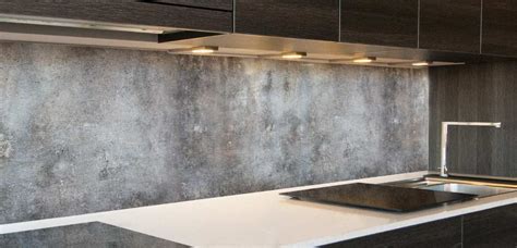 Betonlook vs echt beton in de keuken infographic