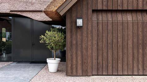 Infographic: Vergelijking houtlook materialen buiten (Hout, WPC, Beton met houtlook, Keramiek houtlook)