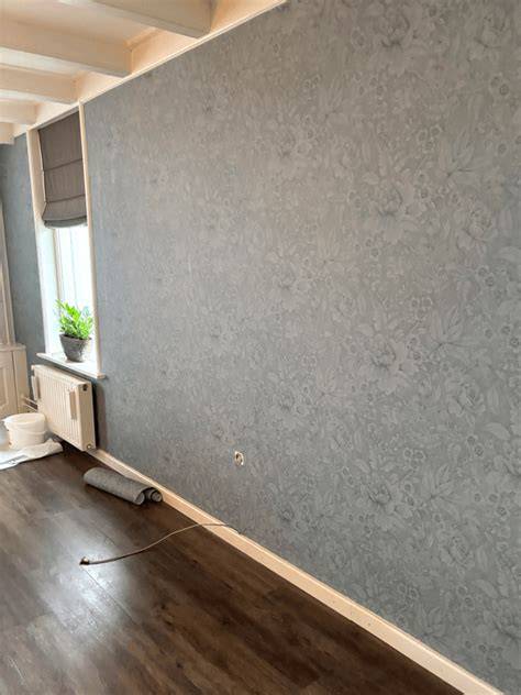 Demonstratie foto behang installatie