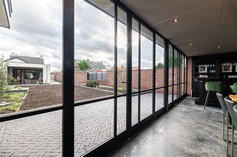 Kaart met RAL-kleurmogelijkheden voor stalen puien