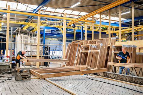 Fabrieksmatige productie en levering houten kozijnen