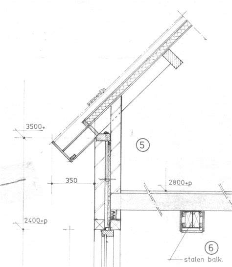 Technische tekening: doorsneden langs dak en gevel met uitmonding op veilige hoogte