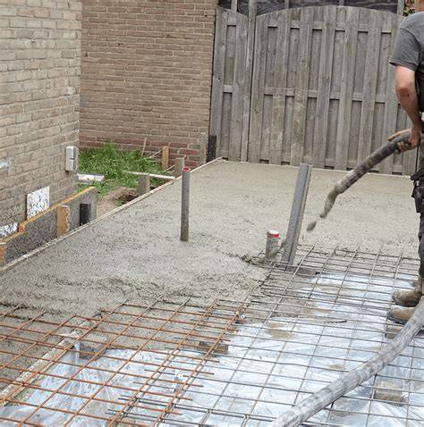 Stappenplan voor het storten en afwerken van een betonvloer